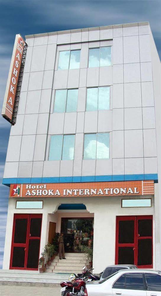 Hotel Ashoka International Nova Deli Exterior foto
